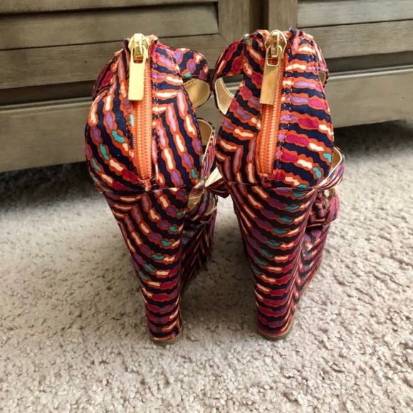 Fun & Sexy Wedges | Size 8 | Shoe Dazzle - Picture 3 of 5